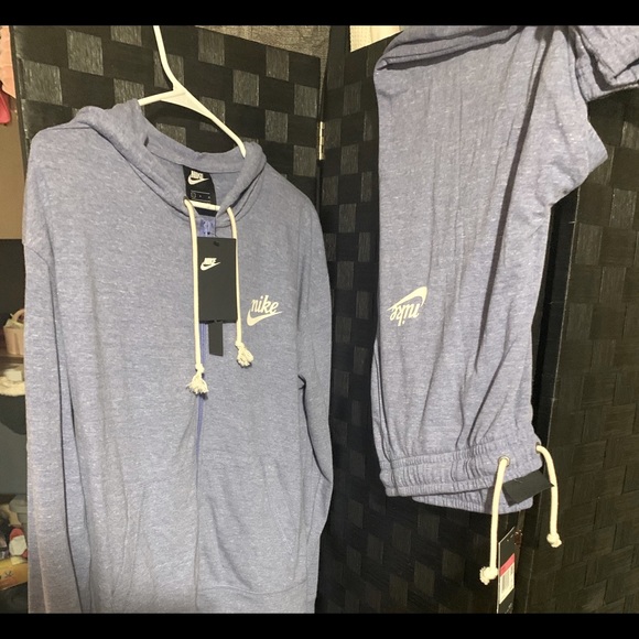 light purple nike outfit